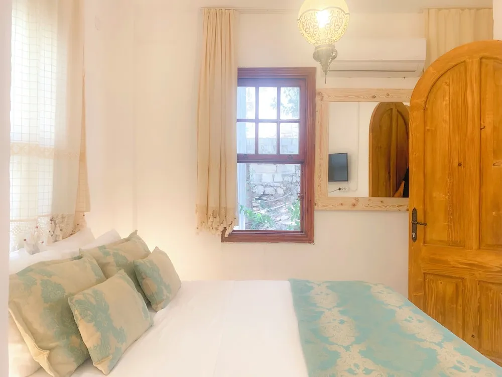 Standard Oda, Balkon, Bahçe Manzaralı