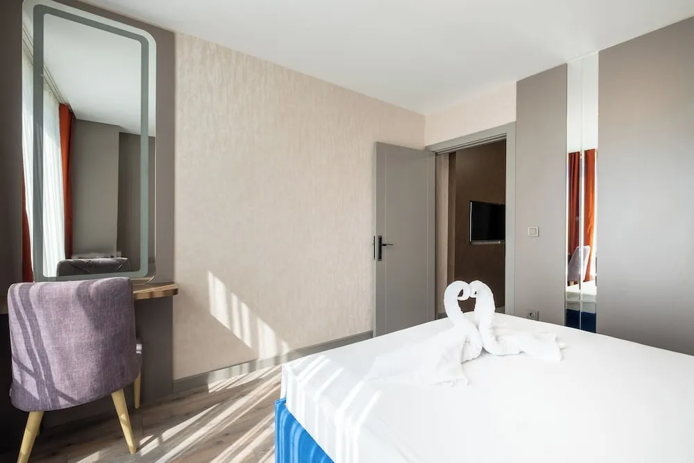 Deluxe Dört Kişilik Oda, Deniz Manzaralı