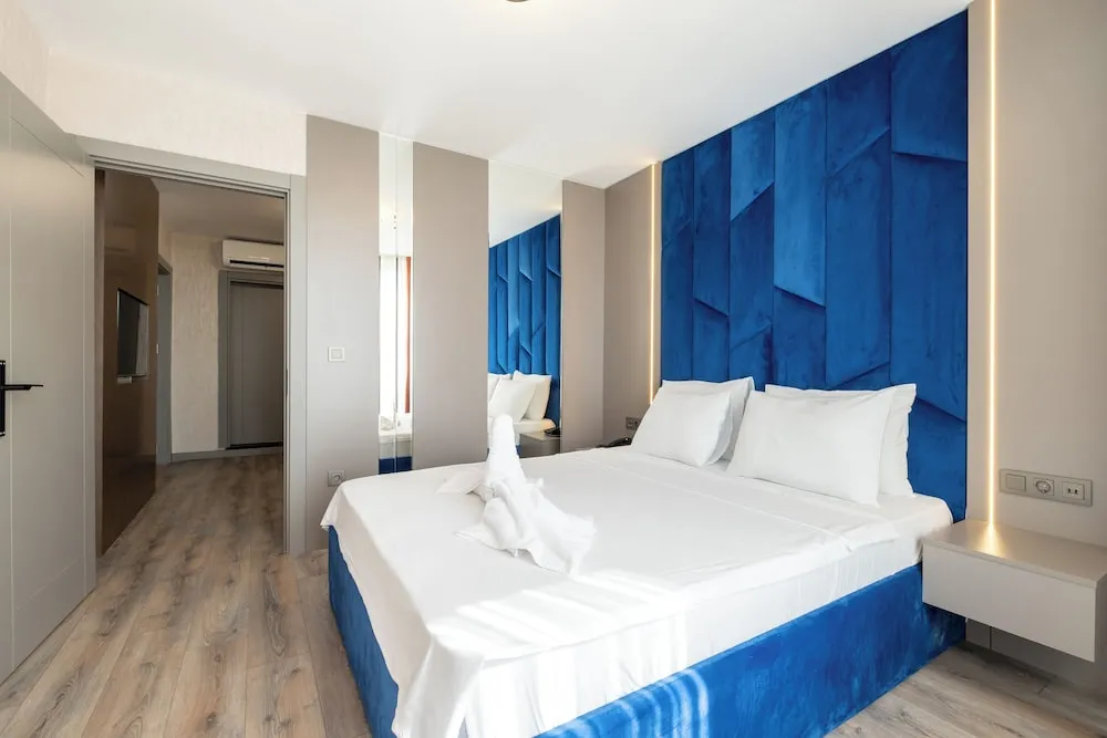 Deluxe Dört Kişilik Oda, Deniz Manzaralı