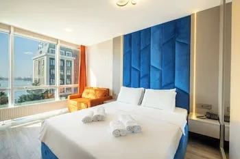 The Port Güzelyalı Hotel
