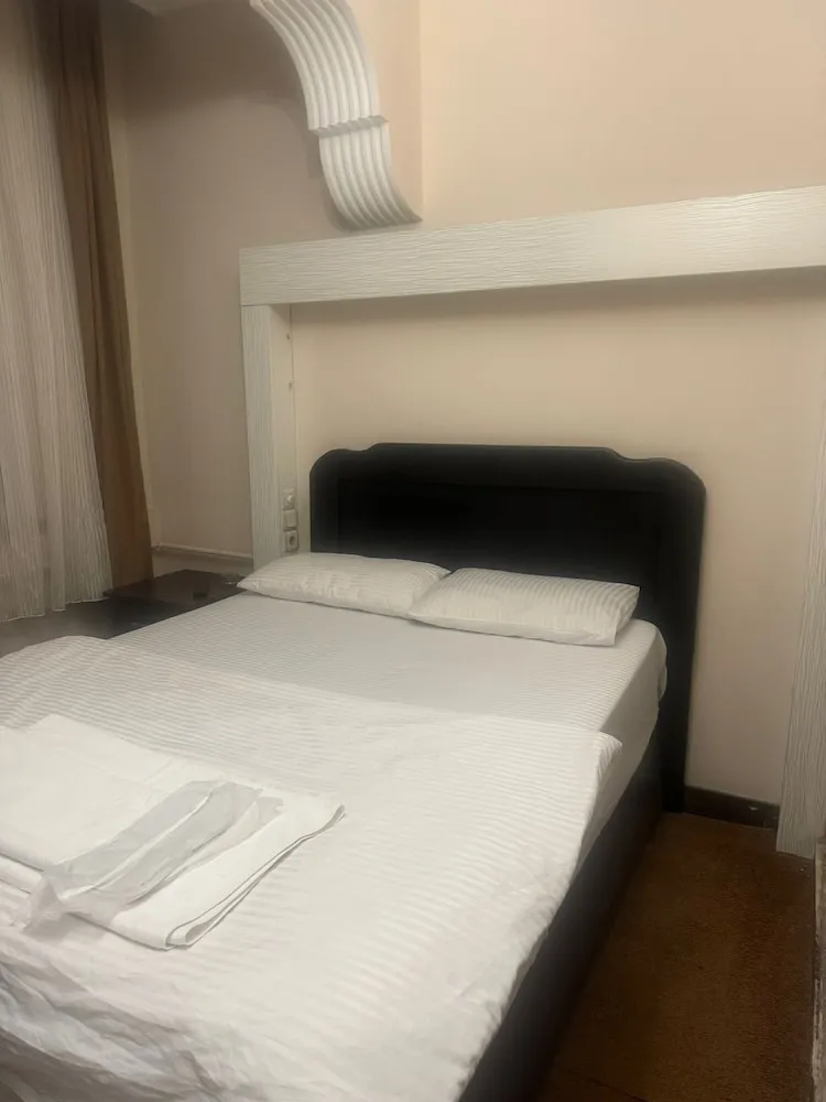 Büyük Yataklı Tek Kişilik Oda, Şehir Manzaralı