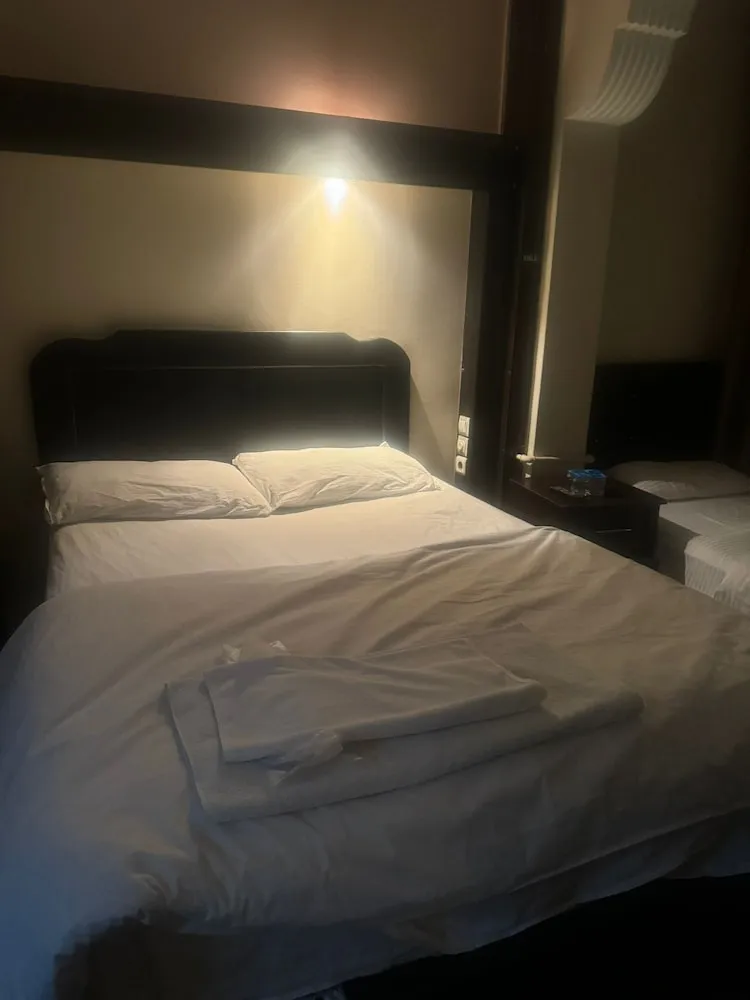 Büyük Yataklı Tek Kişilik Oda, Şehir Manzaralı