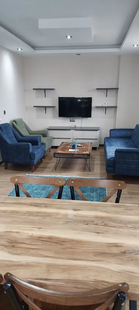 Apart Daire, 1 En Büyük (King) Boy Yatak ve Çekyat, Balkon, Bahçe Manzaralı