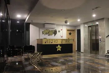 Retro Star Suites