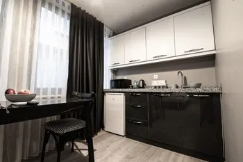 Opera Wall Suite