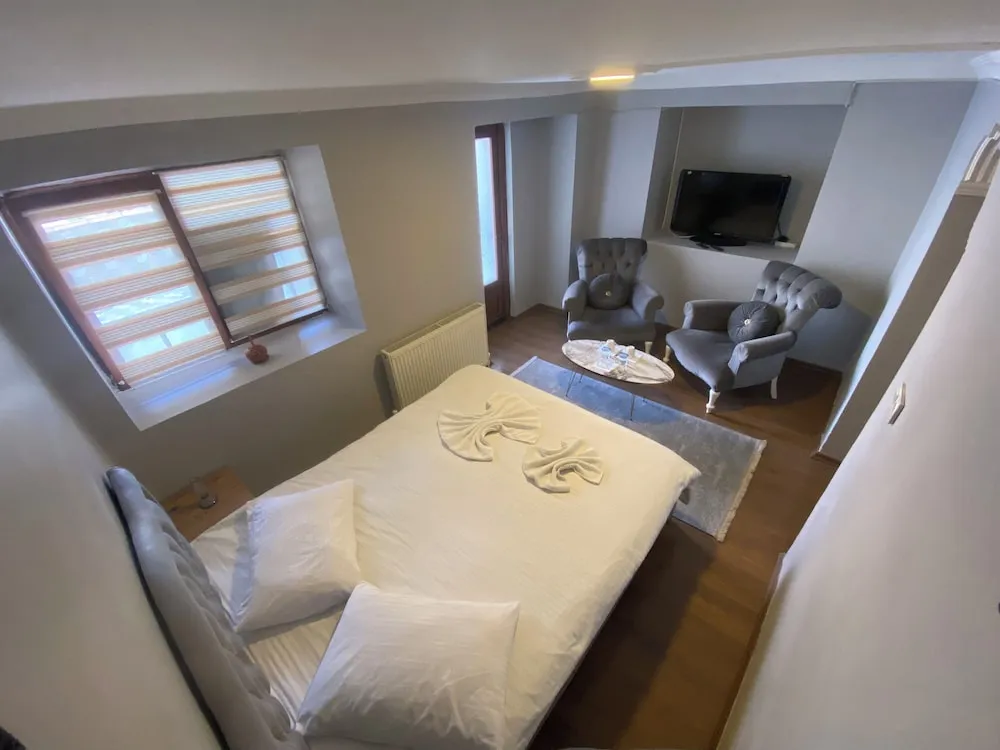 Comfort Süit, Avlu Manzaralı