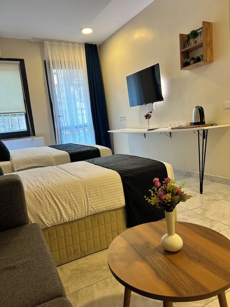 Superior Üç Kişilik Oda, Sigara İçilebilir, Balkon