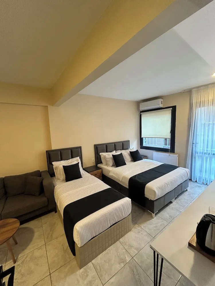 Superior Üç Kişilik Oda, Sigara İçilebilir, Balkon