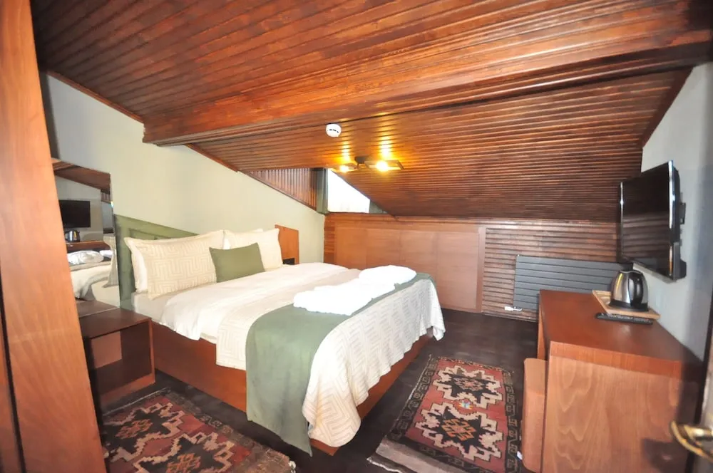 Comfort Çatı Katı Süiti (Penthouse), Göl Manzaralı