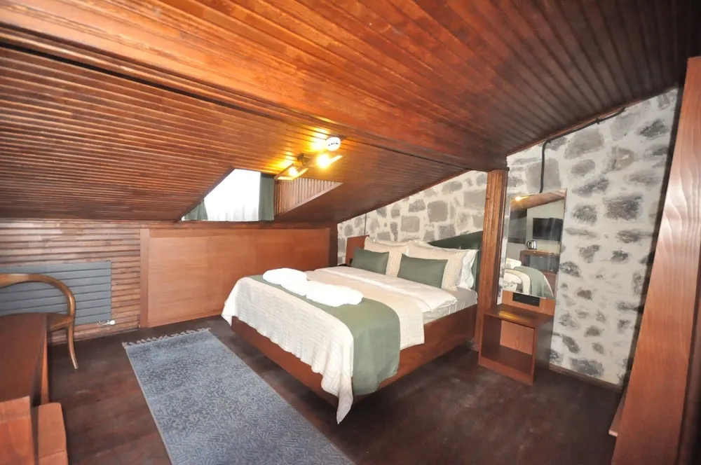 Comfort Çatı Katı Süiti (Penthouse), Göl Manzaralı