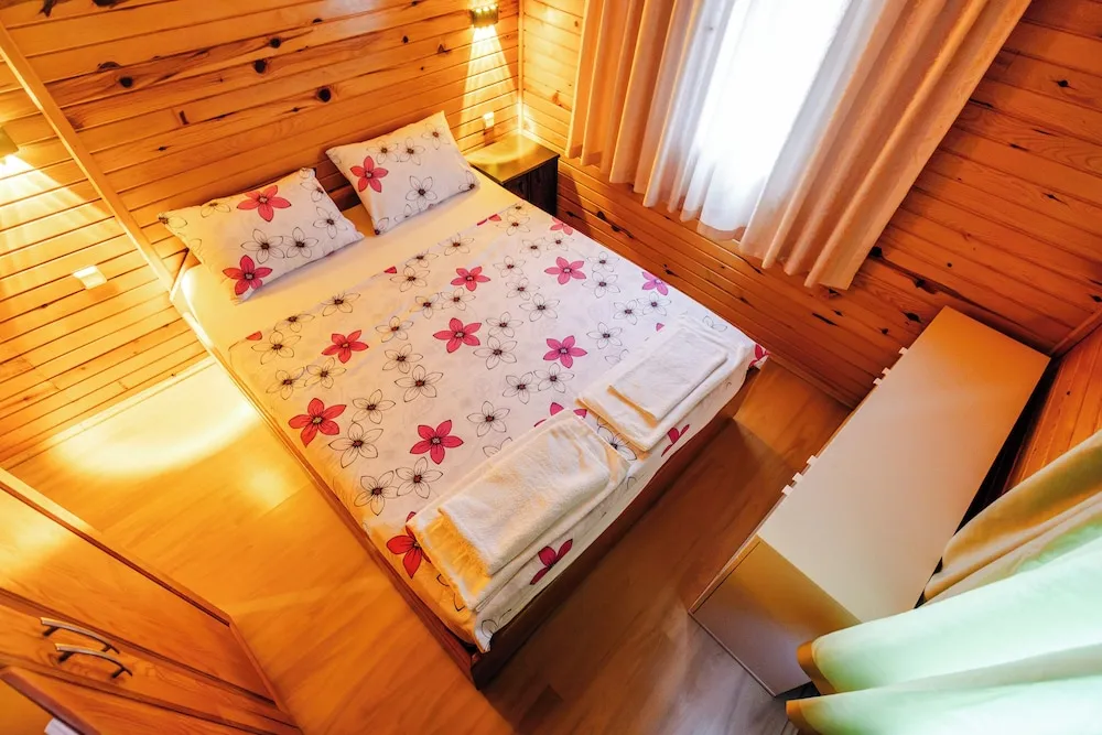 Comfort Apart Daire, 2 Yatak Odası, Mutfak, Bahçe Manzaralı