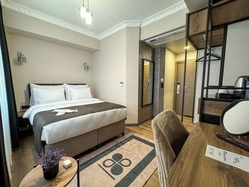 Comfort Tek Büyük Yataklı Oda