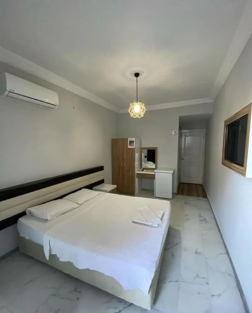 Tek Büyük Yataklı Oda, Balkon, Şehir Manzaralı