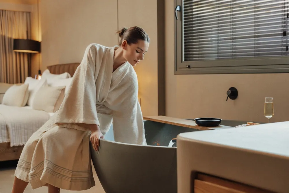 Deluxe Bathtub Room