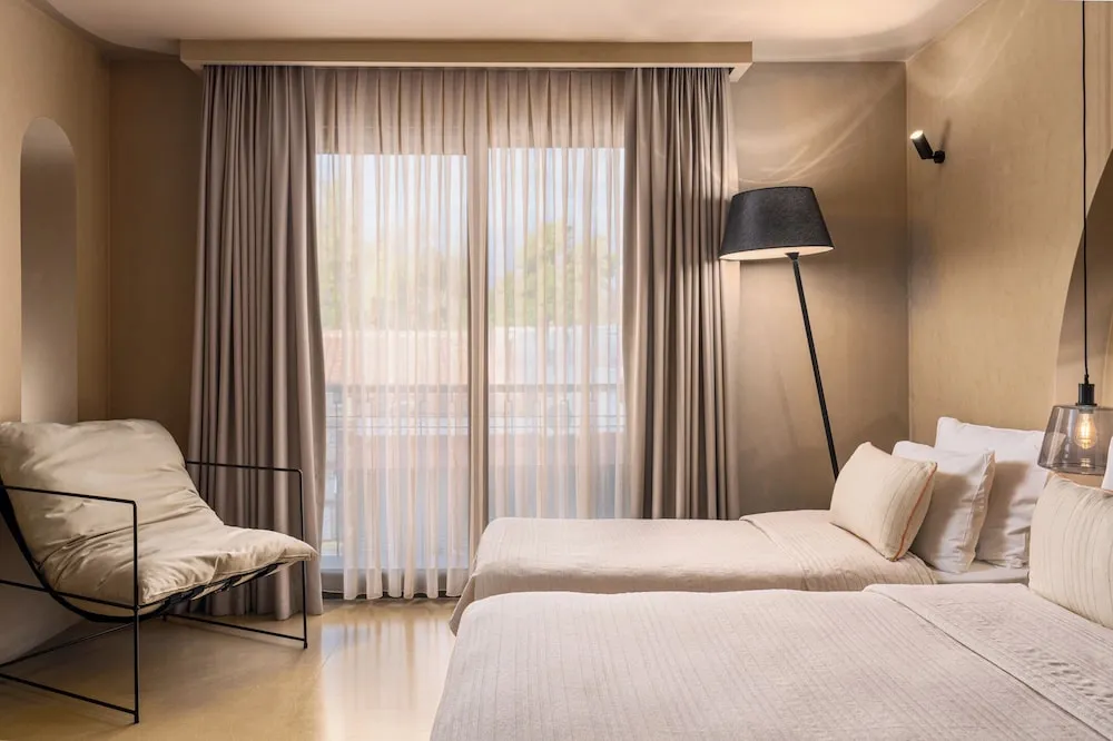 Large Deluxe 2+1 Room