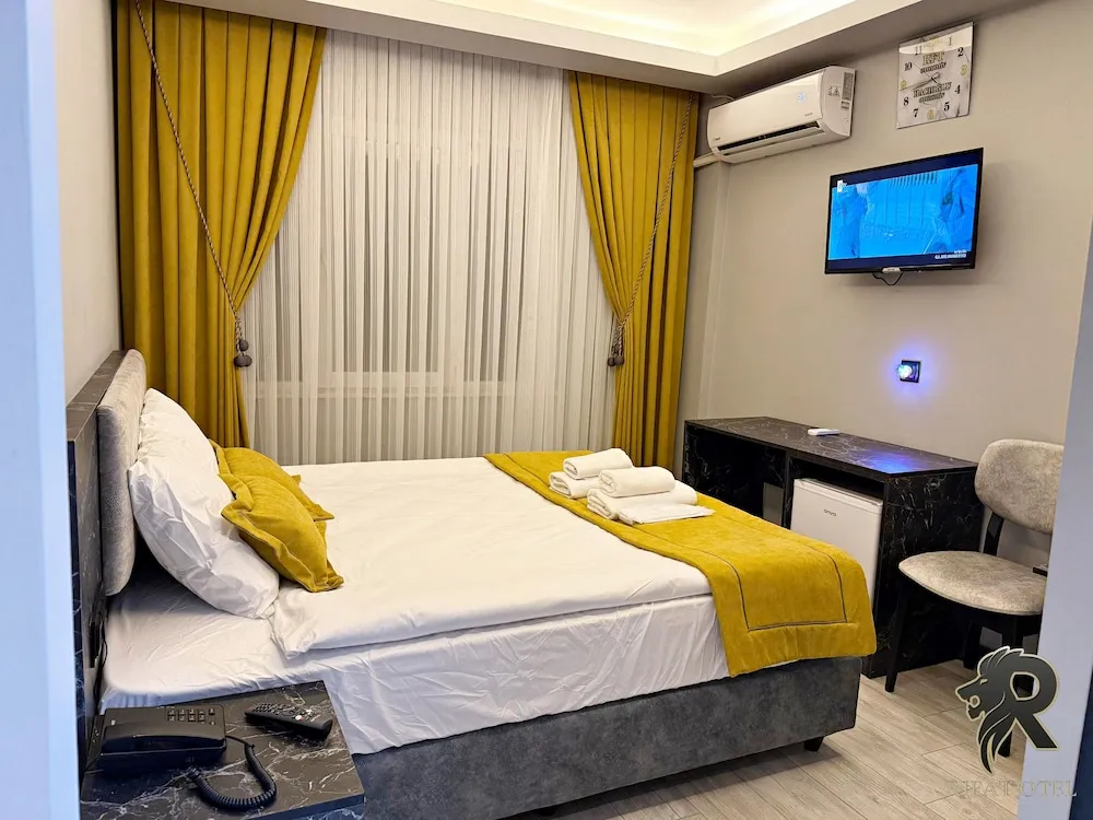 Basic Büyük Yataklı Tek Kişilik Oda, 1 Çift Kişilik Yatak, Sigara İçilebilir, Özel Banyo