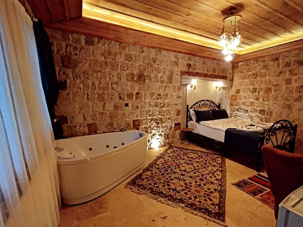 Comfort Süit, Avlu Manzaralı