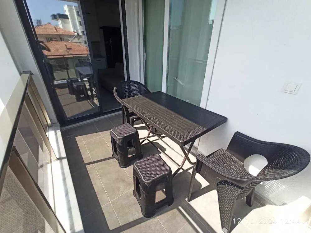 Standard Apart Daire, Şehir Manzaralı