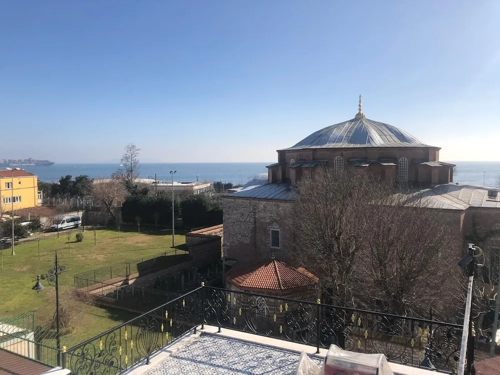 Deluxe Double or Twin Room, Garden View (2 Adults + 1 Child)