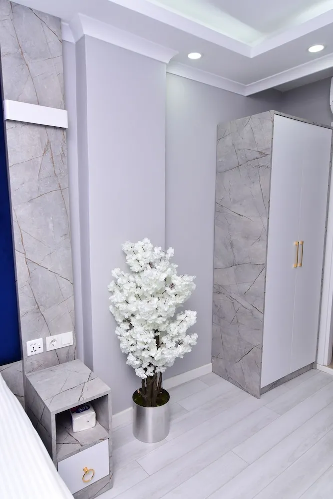 Deluxe Tek Büyük Yataklı Oda, Bahçe Manzaralı