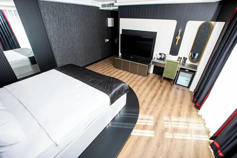 Premium Tek Büyük Yataklı Oda, 1 En Büyük (King) Boy Yatak, Sigara İçilmez, Şehir Manzaralı