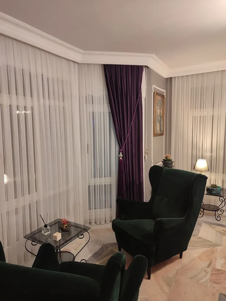 Economy Tek Büyük veya İki Ayrı Yataklı Oda