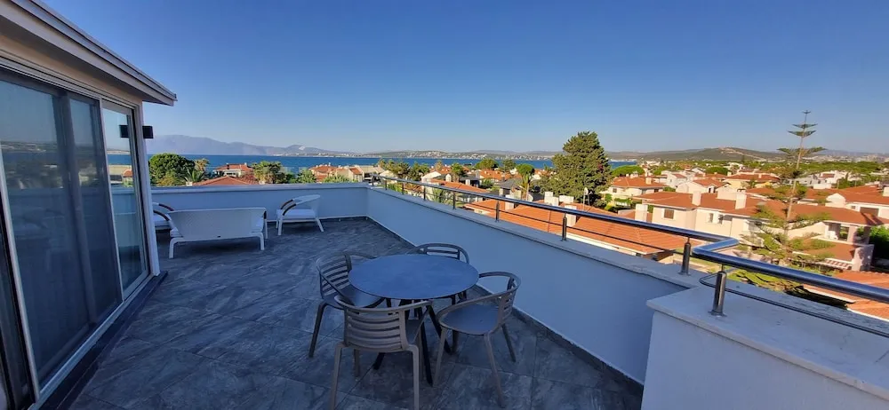 Terrace Suit 1