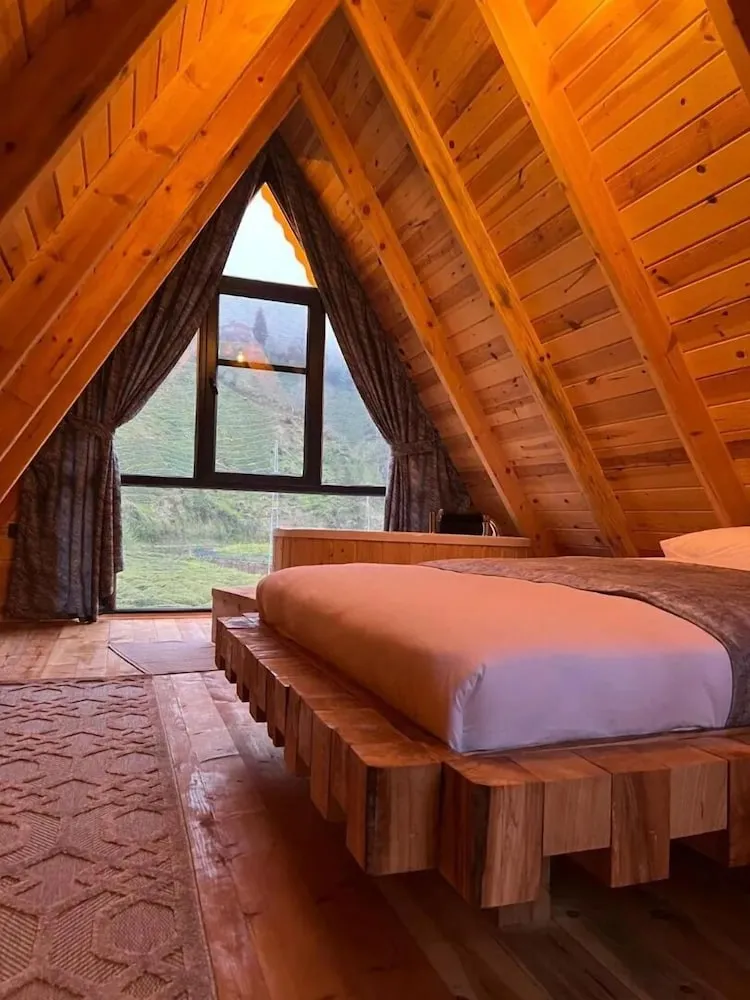 Deluxe Bungalov, Tepe Manzaralı