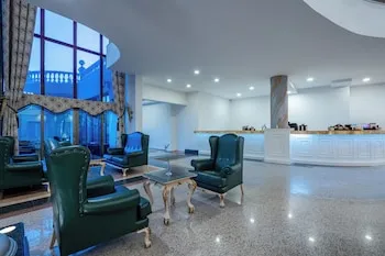 Sunrise Queen Luxury Hotel