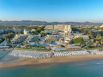 Sunrise Queen Luxury Hotel
