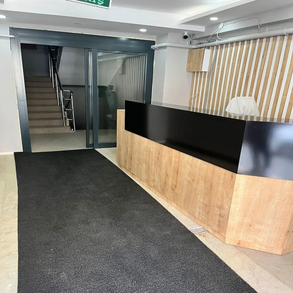 Grand White Suit Otel