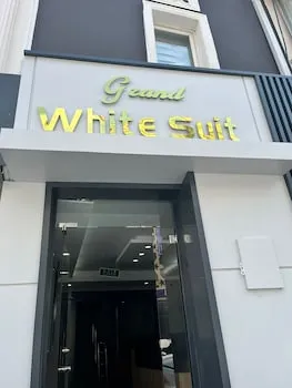 Grand White Suit Otel