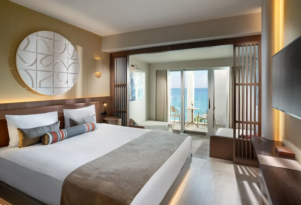 Deluxe Large Sea View