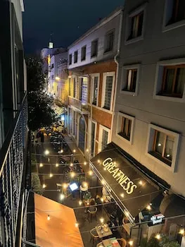 Zulu Suites