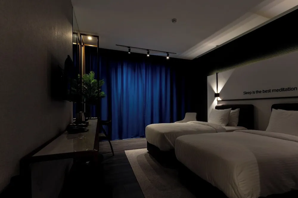 Deluxe Tek Büyük veya İki Ayrı Yataklı Oda, Balkon, Şehir Manzaralı