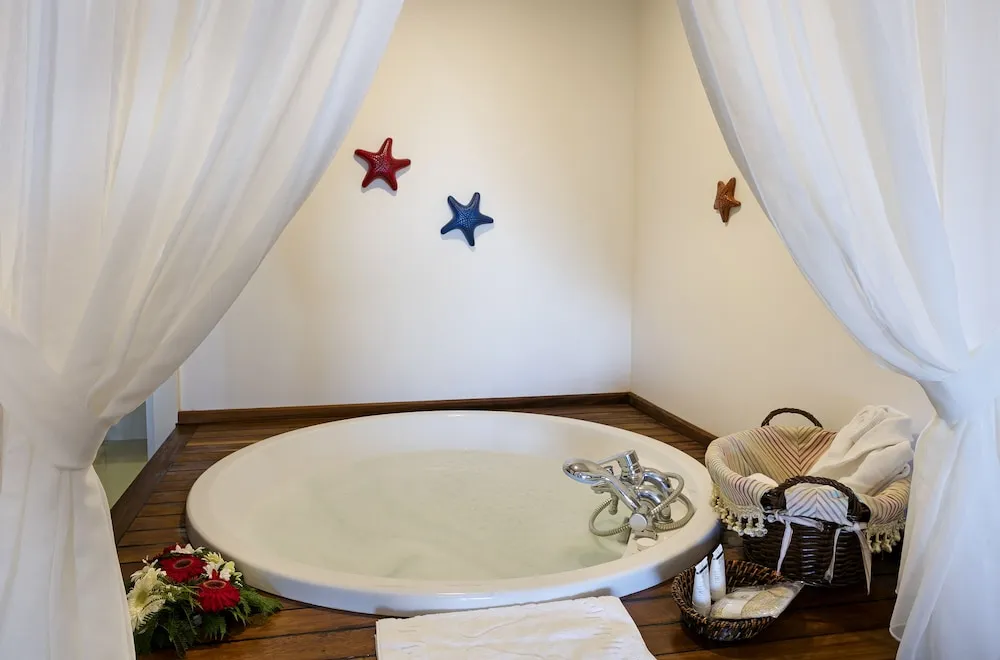 Jacuzzi Suite