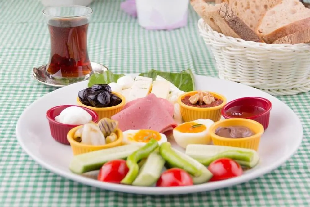 Odada yemek servisi