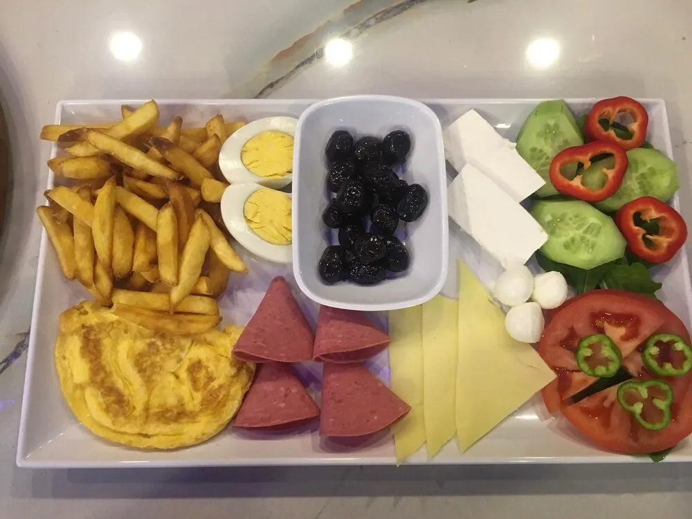 Odada yemek servisi