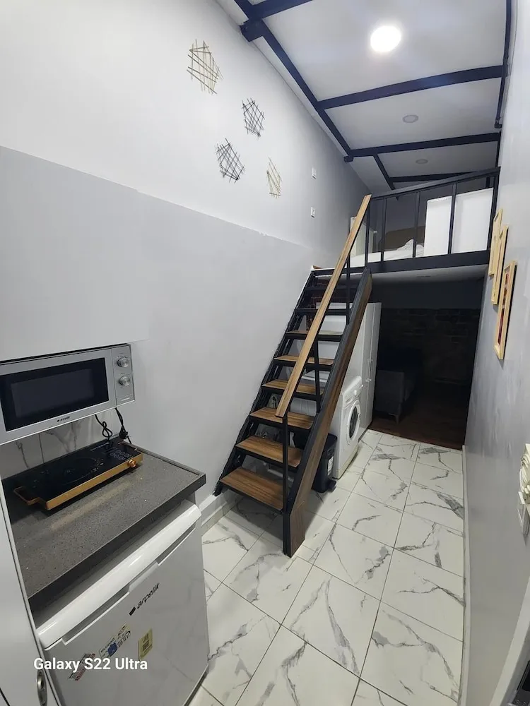 Üç Kişilik Oda, Şehir Manzaralı