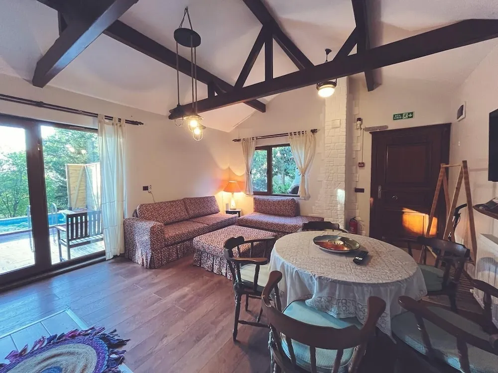 Deluxe Villa, Göl Manzaralı