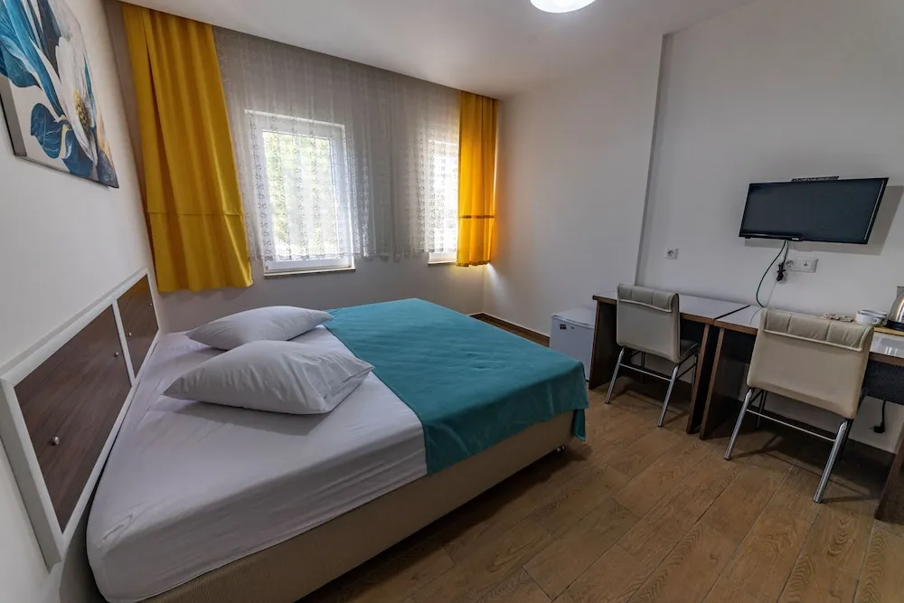 Tek Büyük Yataklı Oda, Balkon, Şehir Manzaralı