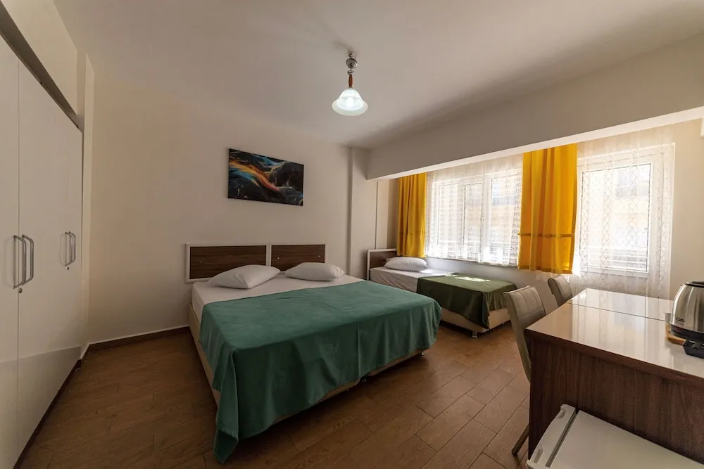 Üç Kişilik Oda, Şehir Manzaralı