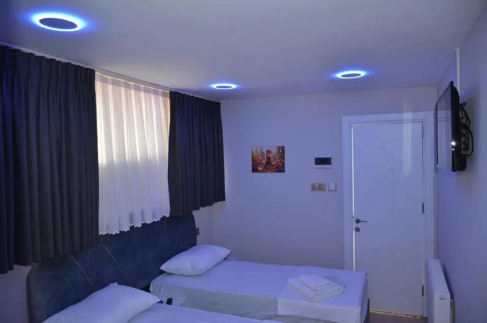 Basic Tek Büyük Yataklı Oda