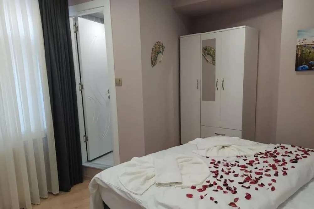 Basic Tek Büyük Yataklı Oda