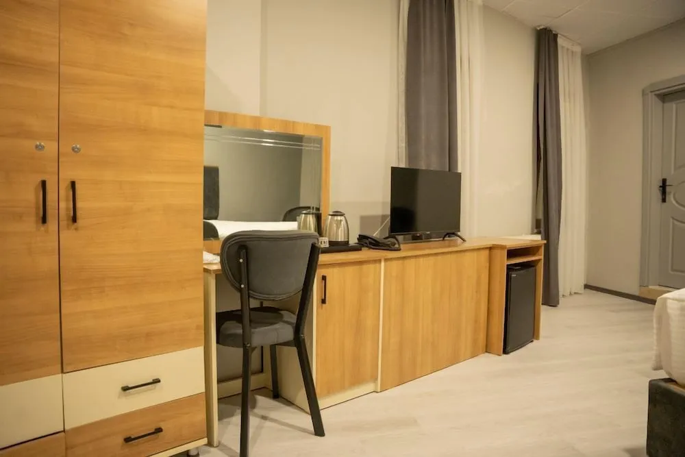 Standard Üç Kişilik Oda, Şehir Manzaralı