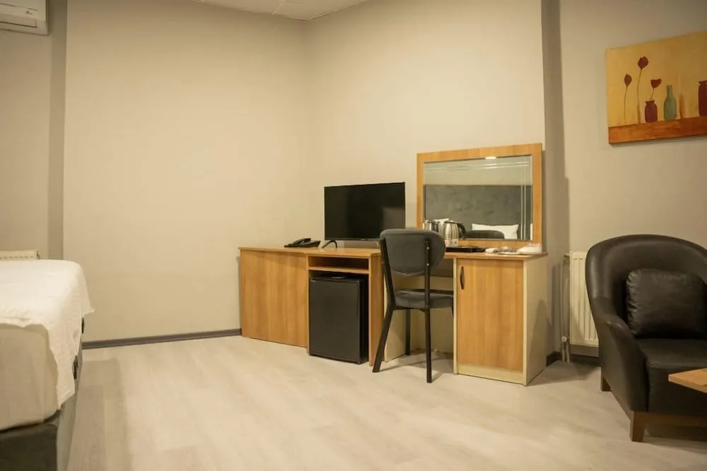 Standard Üç Kişilik Oda, Şehir Manzaralı