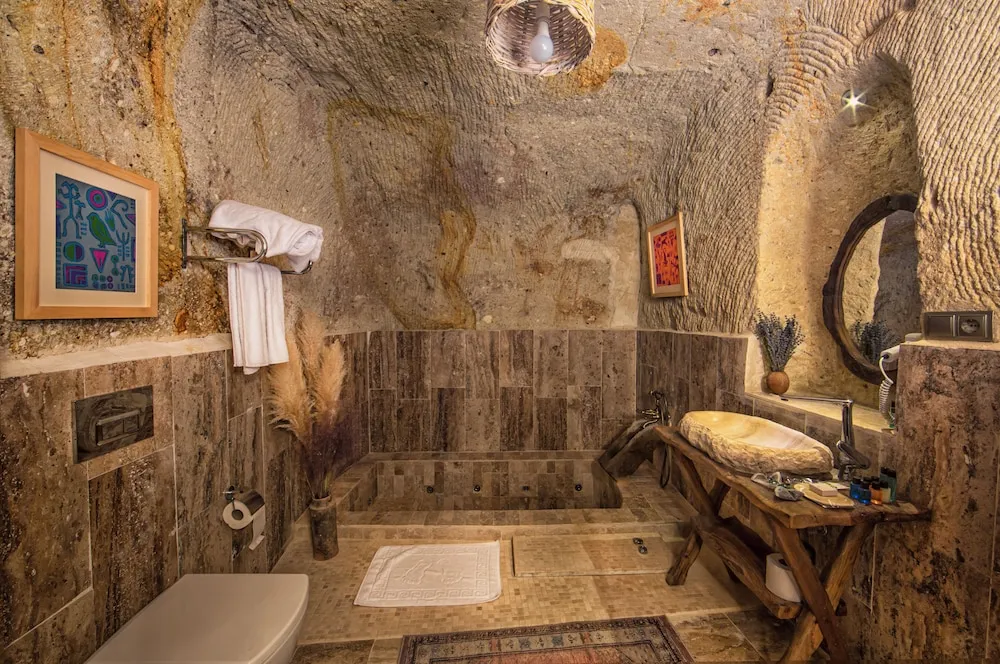 Luxury Süit, Avlu Manzaralı