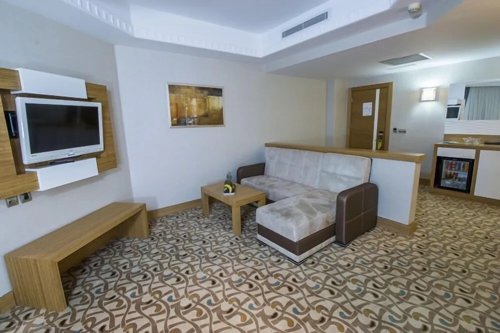 Corner Suite