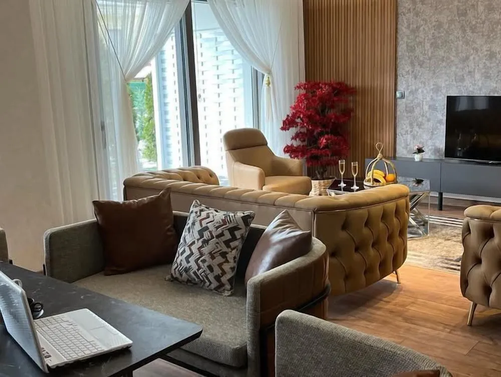 Deluxe Tek Büyük Yataklı Oda, Balkon, Dağ Manzaralı