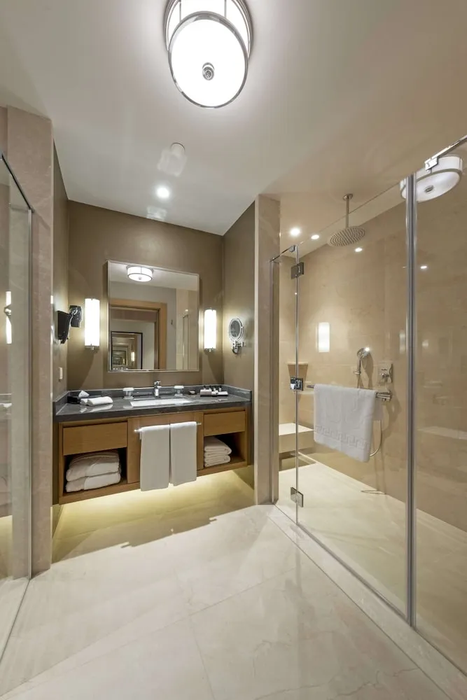 Deluxe Tek Büyük veya İki Ayrı Yataklı Oda, Deniz Manzaralı